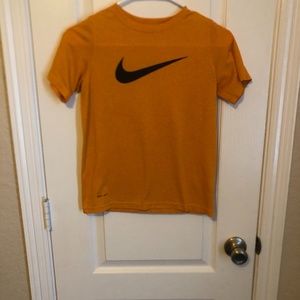 Boys Nike dry fit shirt